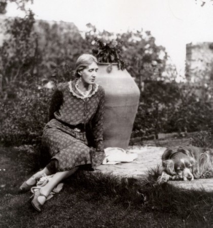 Virginia_Woolf_in_Garden_with_Pinka_attr_Harvard_theatre_collection__Houghton_Library